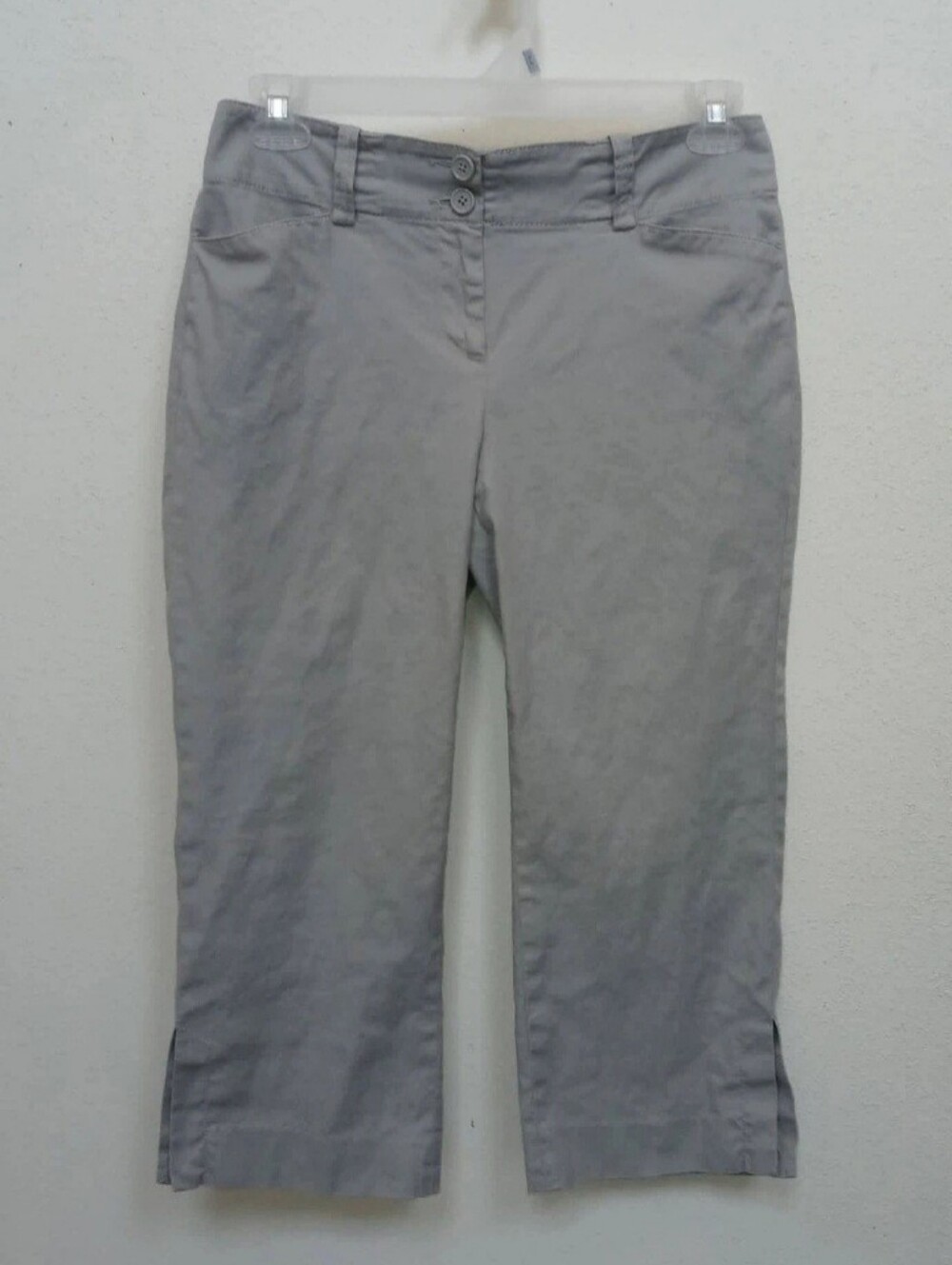 CAbi Size 4 Gray Capri Pants